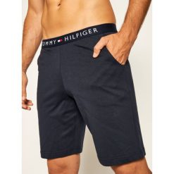 Szorty piżamowe TOMMY HILFIGER UM0UM01203. Niebieskie spodenki i szorty męskie TOMMY HILFIGER, m, bez wzorów, z bawełny. W wyprzedaży za 139,00 zł.
