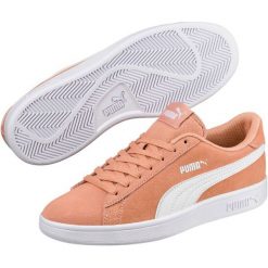 Puma Smash v2 Dusty Coral White 38. Białe buty sportowe damskie Puma, bez wzorów, z zamszu, eleganckie. W wyprzedaży za 195,00 zł.