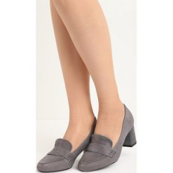 Szare Czółenka Promenade. Szare buty ślubne damskie marki Born2be, w paski, z okrągłym noskiem, na niskim obcasie, na słupku. Za 69,99 zł.