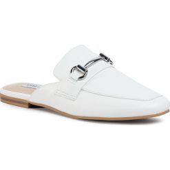 Klapki STEVE MADDEN - Kori SM11000935-03001-107 White Leather. Białe klapki damskie Steve Madden, z aplikacjami, ze skóry ekologicznej, bez obcasa, na obcasie. Za 339,00 zł.