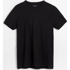 T-shirt z bawełny organicznej - Czarny. Czarne t-shirty męskie Reserved, s, bez wzorów, z bawełny, bez kołnierzyka. Za 39,99 zł.