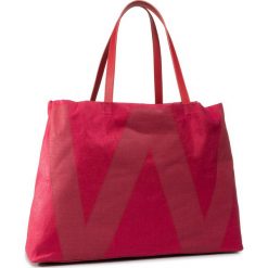 Torba WEEKEND MAX MARA - Mania 55111804 Cherry 006. Czerwone torby podróżne Weekend Max Mara, bez wzorów, z materiału. Za 629,00 zł.