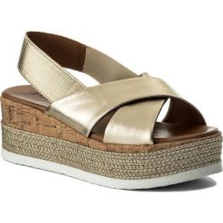 Espadryle INUOVO - 8761 Gold/Gold. Żółte espadryle damskie marki Inuovo, bez wzorów, ze skóry, bez obcasa. W wyprzedaży za 199,00 zł.