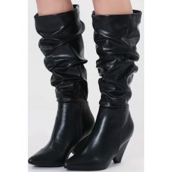 Czarne Matowe Kozaki My Happiness. Czarne buty zimowe damskie vices, z materiału, ze szpiczastym noskiem, na wysokim obcasie, na obcasie. Za 169,99 zł.