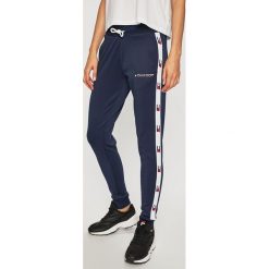 Tommy Sport - Spodnie Flag Tape Jogger. Spodnie damskie Tommy Sport. Za 379,90 zł.