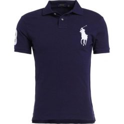 Polo Ralph Lauren BASIC SLIM FIT Koszulka polo newport navy. Niebieskie koszulki męskie Polo Ralph Lauren, m, bez wzorów, z bawełny, polo, bez rękawów. Za 549,00 zł.