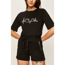 Answear - Szorty. Czarne szorty damskie ANSWEAR, s, w paski, z wiskozy, casualowe, z podwyższonym stanem. W wyprzedaży za 49,90 zł.