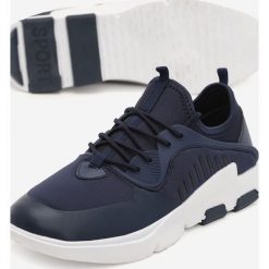 Granatowe Buty Sportowe The Flood. Niebieskie buty sportowe męskie Born2be, bez zapięcia. Za 99,99 zł.