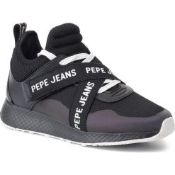 Sneakersy PEPE JEANS - Koko Iris PLS30933 Black 999. Czarne półbuty damskie Pepe Jeans, na co dzień, bez wzorów, z jeansu, bez obcasa, na płaskiej podeszwie, bez zapięcia. W wyprzedaży za 219,00 zł.