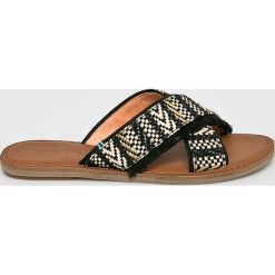 Toms - Klapki Viv. Czarne klapki damskie Toms, bez wzorów, z gumy, bez obcasa, na obcasie. W wyprzedaży za 189,90 zł.