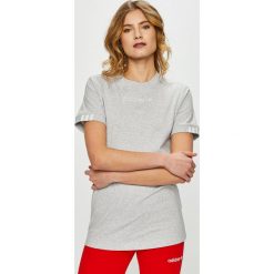 Adidas Originals - Top. Szare topy damskie marki adidas Originals, z aplikacjami, z bawełny, z okrągłym kołnierzem. Za 129,90 zł.