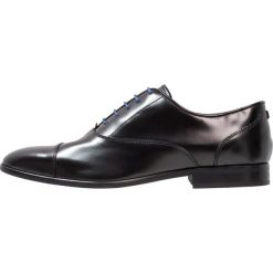 Azzaro RAEL Eleganckie buty noir. Czarne buty wizytowe męskie Azzaro, z materiału, na sznurówki. Za 559,00 zł.