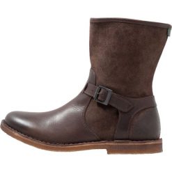 Kickers CREEK Botki kowbojki i motocyklowe dark brown. Brązowe botki damskie skórzane marki Kickers. W wyprzedaży za 417,45 zł.