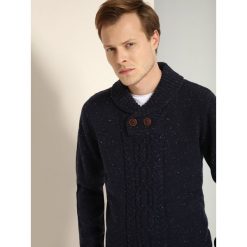 Sweter długi rękaw męski z guzikiem. Niebieskie swetry męskie Top Secret, na zimę, xl, bez wzorów, eleganckie, bez kołnierzyka, bez kaptura. W wyprzedaży za 99,99 zł.