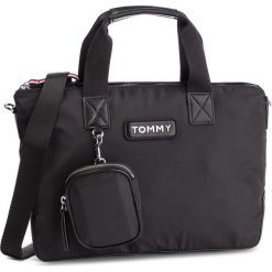 Torebka TOMMY HILFIGER - Varisity Nylon Small Tote AW0AW06123 002. Czarne torebki klasyczne damskie TOMMY HILFIGER, bez wzorów, ze skóry ekologicznej, klasyczne, bez dodatków. W wyprzedaży za 239,00 zł.