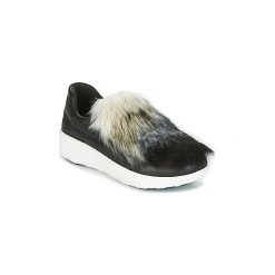 Tenisówki FitFlop LOAFER. Czarne trampki i tenisówki damskie marki FitFlop, bez wzorów, bez zapięcia. Za 375,20 zł.