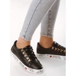 Czarne Buty Sportowe Trailers. Czarne buty sportowe damskie Multu, bez wzorów, sportowe. Za 29,99 zł.