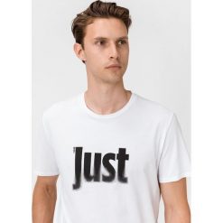 Just Cavalli Koszulka Biały. Białe podkoszulki męskie Just Cavalli, l, z nadrukiem, z elastanu, bez kołnierzyka, z krótkim rękawem, krótkie. Za 628,95 zł.