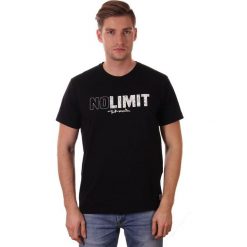 Czarny T-shirt Męski z Nadrukiem, Krótki Rękaw, 100% BAWEŁNA -Just Yuppi, Koszulka, No Limit Speed TSJTYUP9003kol2CZARNY. Czarne koszulki męskie Just Yuppi, m, z nadrukiem, z bawełny, casualowe, bez kołnierzyka, z krótkim rękawem, krótkie. W wyprzedaży za 44,90 zł.