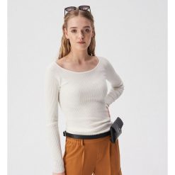 Prążkowany sweter basic - Kremowy. Białe swetry damskie Sinsay, s, bez wzorów, prążkowane, bez rękawów, bez kaptura. W wyprzedaży za 19,99 zł.
