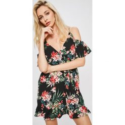 Answear - Sukienka City Jungle. Szare sukienki damskie ANSWEAR, na co dzień, s, bez wzorów, z poliesteru, casualowe, bez kołnierzyka, bez rękawów, mini, rozkloszowane. W wyprzedaży za 119,90 zł.