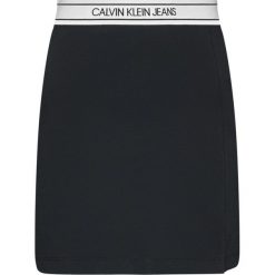 Spódnica mini Calvin Klein Jeans J20J214123. Czarne spódniczki damskie Calvin Klein Jeans, m, bez wzorów, z jeansu, mini. Za 299,00 zł.