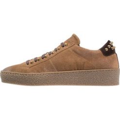 Antony Morato Sneakersy niskie teak. Brązowe trampki męskie Antony Morato, bez wzorów, ze skóry, bez zapięcia. Za 669,00 zł.