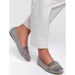 Szare Mokasyny Saffron. Szare mokasyny damskie Renee, ze skóry, na płaskiej podeszwie. Za 39,99 zł.