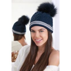 Czapka MIELA NAVY. Niebieskie czapki damskie Czapka MIELA NAVY, na zimę, bez wzorów. W wyprzedaży za 19,00 zł.