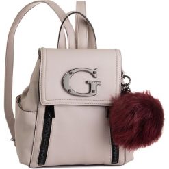 Plecak GUESS - Karola (VM) HWVM74 44320 STO. Różowe plecaki damskie Guess, z aplikacjami, ze skóry ekologicznej, eleganckie. W wyprzedaży za 459,00 zł.