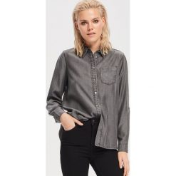 Jeansowa koszula z Tencelu™ - Szary. Szare koszule damskie Reserved, bez wzorów, z jeansu, bez kołnierzyka, bez rękawów. W wyprzedaży za 39,99 zł.