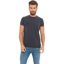 T-shirt w kolorze ciemnoniebieskim. Niebieskie t-shirty męskie Lonsdale, Kangol, Crosshatch, xl, bez wzorów, z bawełny, z okrągłym kołnierzem. W wyprzedaży za 49,95 zł.