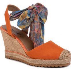 Espadryle QUAZI - QZ-47-04-000510 414. Pomarańczowe espadryle damskie QUAZI, bez wzorów, z zamszu, bez obcasa, na obcasie. W wyprzedaży za 209,00 zł.