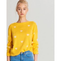 Klasyczny sweter - Żółty. Żółte swetry damskie Cropp, s, bez wzorów, klasyczne, bez rękawów, bez kaptura. Za 59,99 zł.