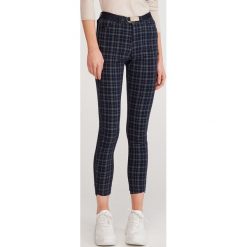 Spodnie chino w kratę - Granatowy. Niebieskie spodnie damskie Reserved, bez wzorów. Za 89,99 zł.