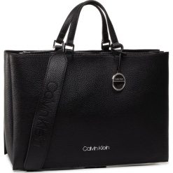 Torebka CALVIN KLEIN - Sided Tote Lg K60K606353 BAX. Czarne torebki klasyczne damskie Calvin Klein, bez wzorów, ze skóry ekologicznej, klasyczne, bez dodatków. Za 799,00 zł.