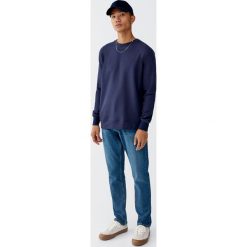 Jeansy regular comfort fit. Niebieskie jeansy męskie marki Pull&Bear, m, bez wzorów. Za 89,90 zł.