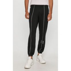 Adidas Originals - Spodnie. Czarne spodnie męskie adidas Originals, na co dzień, s, z nadrukiem, z bawełny. Za 229,90 zł.