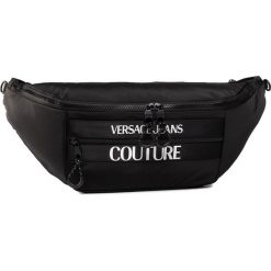 Saszetka nerka VERSACE JEANS COUTURE - E1YZAB63 71593 899. Czarne torby męskie skórzane Versace Jeans Couture, bez wzorów, z jeansu, młodzieżowe. Za 649,00 zł.