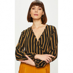 Answear - Bluzka. Czarne bluzki damskie ANSWEAR, s, bez wzorów, z poliesteru, casualowe, bez kołnierzyka, bez rękawów. W wyprzedaży za 59,90 zł.