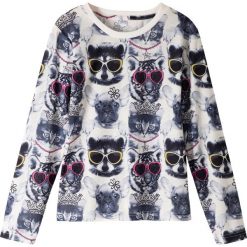 Shirt z długim rękawem i fotodrukiem bonprix biel wełny. Białe bluzki dziewczęce bonprix, bez wzorów, z wełny, bez kołnierzyka, z długim rękawem, długie, bez kaptura. Za 34,99 zł.