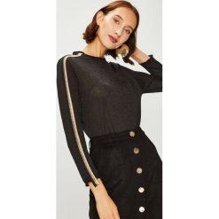 Answear - Sweter. Brązowe swetry klasyczne damskie ANSWEAR, l, z dzianiny, z okrągłym kołnierzem. W wyprzedaży za 119,90 zł.