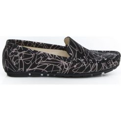 Mokasyny damskie - skóra naturalna - model 001 – kolor srebrny wzór. Szare mokasyny damskie Zapato, do pracy, na lato, bez wzorów, z jeansu, klasyczne, na niskim obcasie, na płaskiej podeszwie, bez zapięcia. Za 310,00 zł.
