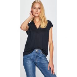 Vero Moda - Top. Niebieskie topy damskie marki Vero Moda, s, z poliesteru. Za 89,90 zł.