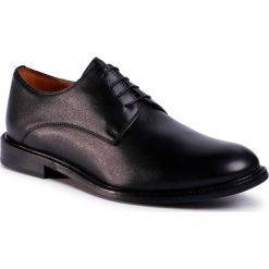 Półbuty GINO ROSSI - Chuck MPU189-870-0722-9900-2 99. Czarne buty wizytowe męskie Gino Rossi, bez wzorów, ze skóry, eleganckie, bez zapięcia. W wyprzedaży za 259,00 zł.