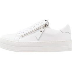 Trampki damskie slip on: SPM POMME Tenisówki i Trampki white