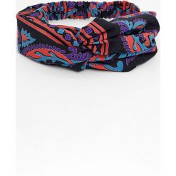 Opaska we wzór paisley. Opaski damskie Pull&Bear, bez wzorów. Za 29,90 zł.