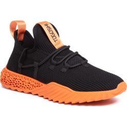 Sneakersy TOGOSHI - TG-07-04-000193 901. Czarne sneakersy męskie Togoshi, bez wzorów, ze skóry, bez zapięcia. W wyprzedaży za 309,00 zł.