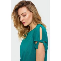 Top z wiązaniami na rękawach. Szare bluzki damskie Greenpoint, bez wzorów, z bawełny, bez kołnierzyka, bez rękawów. Za 29,99 zł.