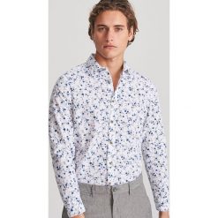 Koszula slim fit w drobne kwiaty - Niebieski. Niebieskie koszule męskie Reserved, s, w kwiaty, bez kołnierzyka, bez rękawów. Za 119,99 zł.